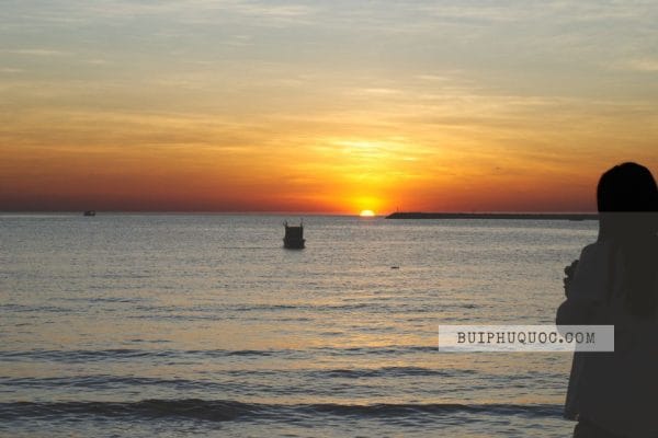 cảnh hoàng hôn trên biển phú quốc