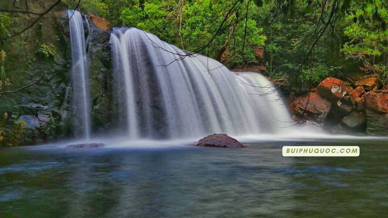 khám phá phú quốc ngoài biển xanh và resort